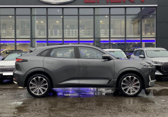 Подержанный автомобиль Changan UNI-K 2023 года (4 фото)