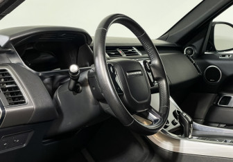 Подержанный автомобиль Land Rover Range Rover Sport 2018 года (13 фото)