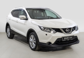 Подержанный автомобиль Nissan Qashqai 2014 года (3 фото)