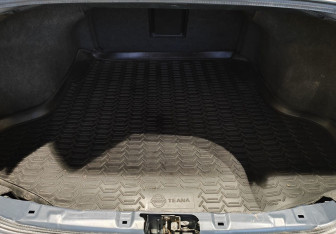 Подержанный автомобиль Nissan Teana 2009 года (12 фото)