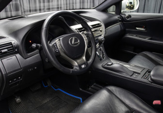 Подержанный автомобиль Lexus RX 2012 года (16 фото)