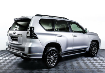 Подержанный автомобиль Toyota Land Cruiser Prado 2019 года (5 фото)