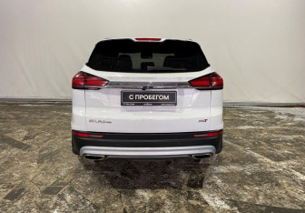 Подержанный автомобиль Geely Atlas Pro 2022 года (5 фото)