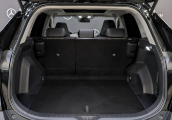 Подержанный автомобиль Toyota RAV4 2025 года (10 фото)