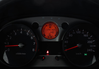 Подержанный автомобиль Nissan Qashqai 2008 года (11 фото)