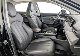 Подержанный автомобиль BAIC U5 Plus 2023 года (23 фото)