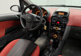 Подержанный автомобиль Opel Corsa 2007 года (11 фото)
