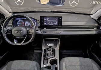 Подержанный автомобиль Geely Emgrand 2023 года (14 фото)