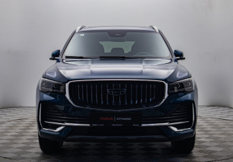 Подержанный автомобиль Geely Monjaro 2023 года (8 фото)