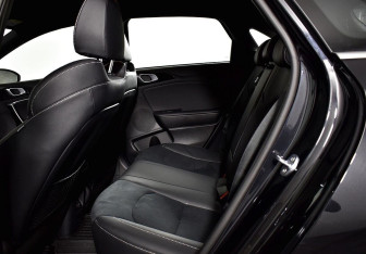 Подержанный автомобиль Kia Ceed Hatchback 2021 года (15 фото)