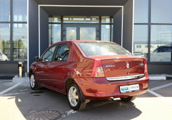 Подержанный автомобиль Renault Logan Sedan 2013 года (7 фото)