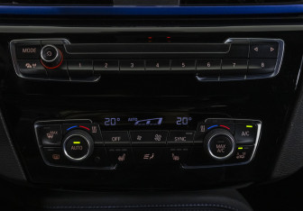 Подержанный автомобиль BMW X1 2018 года (18 фото)