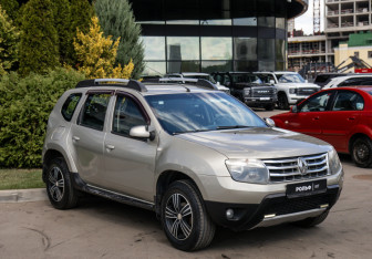Подержанный автомобиль Renault Duster 2012 года (2 фото)