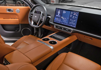 Подержанный автомобиль LiXiang L6 2024 года (11 фото)