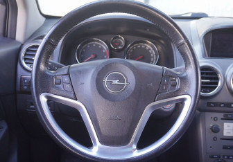 Подержанный автомобиль Opel Antara 2008 года (14 фото)
