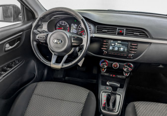 Подержанный автомобиль Kia Rio Hatchback 2020 года (28 фото)