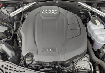 Подержанный автомобиль Audi A4 Sedan 2022 года (9 фото)
