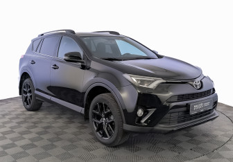 Подержанный автомобиль Toyota RAV4 2018 года (3 фото)