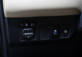 Подержанный автомобиль Toyota RAV4 2014 года (19 фото)