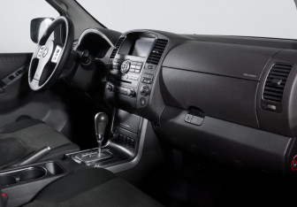 Подержанный автомобиль Nissan Pathfinder 2011 года (9 фото)