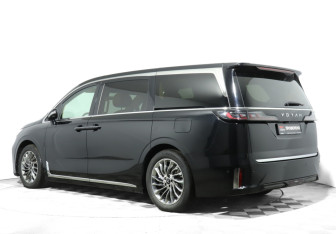 Подержанный автомобиль Voyah Dream 2024 года (7 фото)