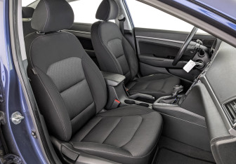 Подержанный автомобиль Hyundai Elantra Sedan 2017 года (24 фото)