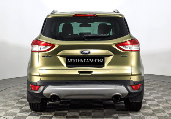 Подержанный автомобиль Ford Kuga 2014 года (6 фото)