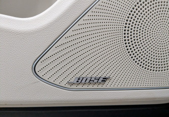 Подержанный автомобиль Hongqi H5 2022 года (29 фото)