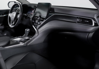 Подержанный автомобиль Toyota Camry Sedan 2023 года (9 фото)