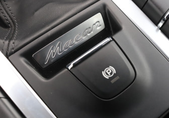 Подержанный автомобиль Porsche Macan 2015 года (19 фото)