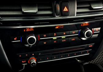 Подержанный автомобиль BMW X6 2019 года (27 фото)