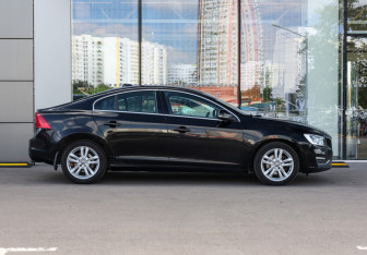 Подержанный автомобиль Volvo S60 2016 года (4 фото)