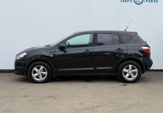 Подержанный автомобиль Nissan Qashqai 2013 года (8 фото)