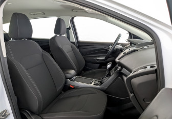 Подержанный автомобиль Ford Kuga 2017 года (23 фото)