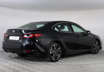 Подержанный автомобиль Toyota Camry Sedan 2024 года (5 фото)