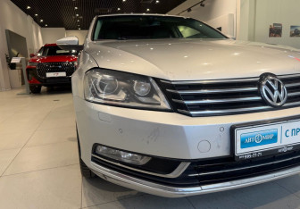 Подержанный автомобиль Volkswagen Passat Sedan 2013 года (7 фото)
