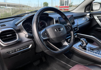 Подержанный автомобиль Geely Coolray 2020 года (13 фото)