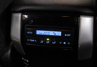 Подержанный автомобиль Toyota Land Cruiser Prado 2020 года (21 фото)