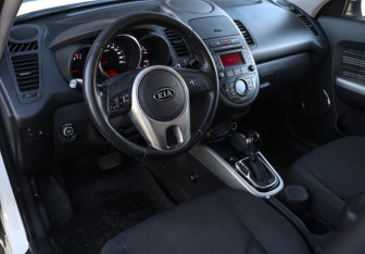 Подержанный автомобиль Kia Soul 2012 года (13 фото)