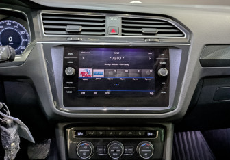 Подержанный автомобиль Volkswagen Tiguan 2018 года (17 фото)
