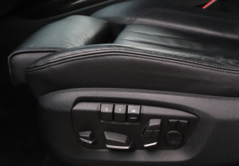 Подержанный автомобиль BMW X5 2014 года (22 фото)