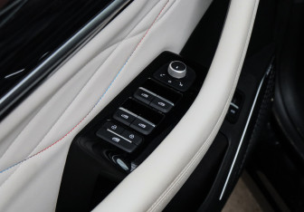 Подержанный автомобиль Geely Monjaro 2023 года (20 фото)