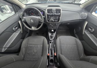 Подержанный автомобиль Renault Sandero 2018 года (9 фото)