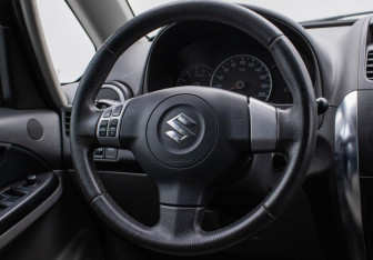 Подержанный автомобиль Suzuki SX4 Hatchback 2008 года (15 фото)