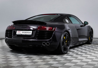 Подержанный автомобиль Audi R8 Coupe 2008 года (5 фото)