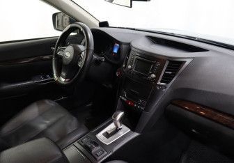 Подержанный автомобиль Subaru Outback Wagon 2014 года (10 фото)