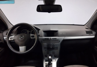 Подержанный автомобиль Opel Astra Wagon 2014 года (13 фото)