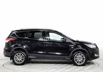 Подержанный автомобиль Ford Kuga 2014 года (4 фото)