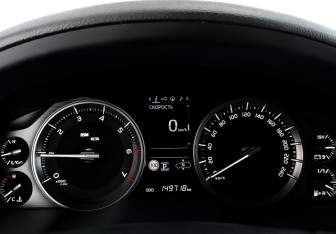 Подержанный автомобиль Toyota Land Cruiser Suv 2016 года (16 фото)