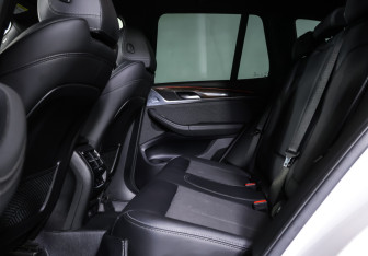 Подержанный автомобиль BMW X3 2019 года (12 фото)